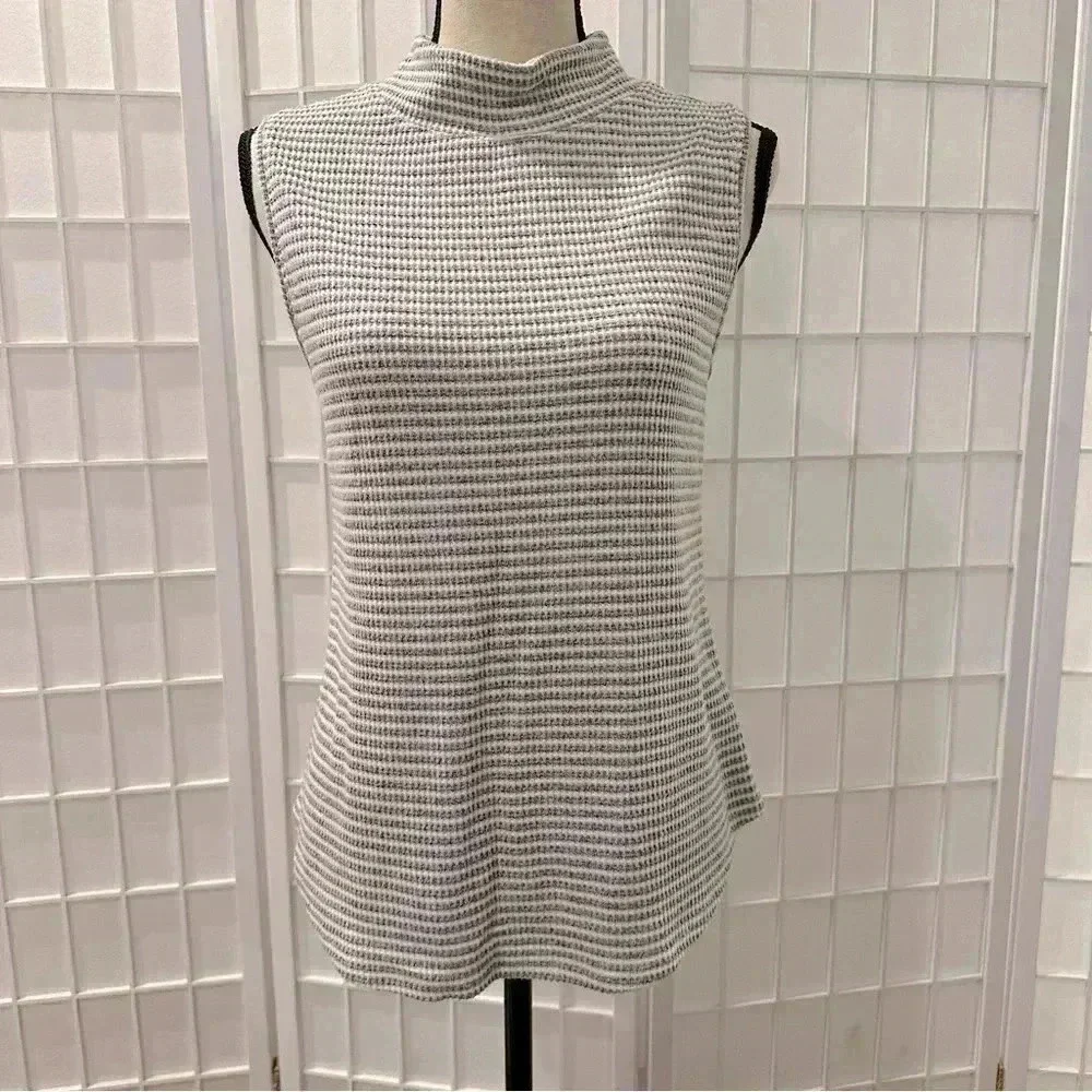 Chicos Sweater Womens 0 US 4/6 Gray Striped Zenergy Knit Sleeveless Mock Neck​​